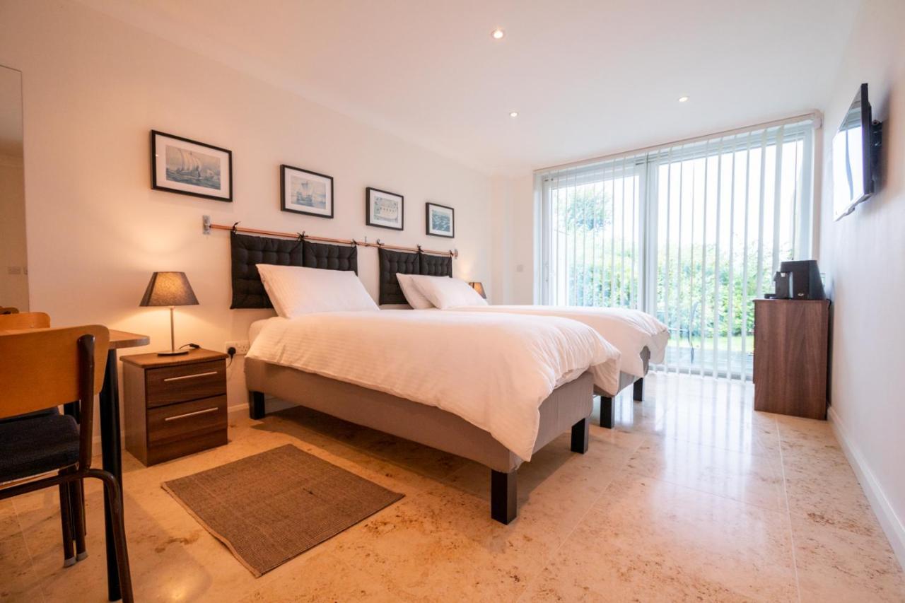 Ecton House Bed & Breakfast Newport  Bagian luar foto