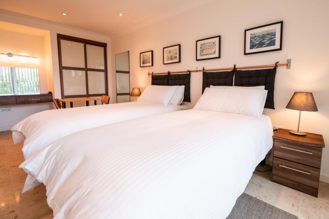 Ecton House Bed & Breakfast Newport  Bagian luar foto