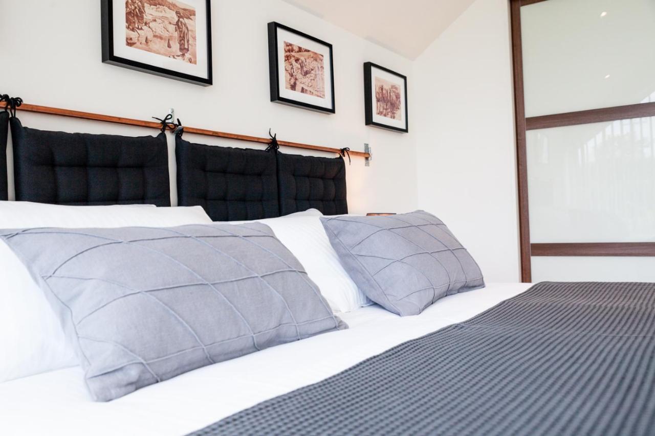 Ecton House Bed & Breakfast Newport  Bagian luar foto